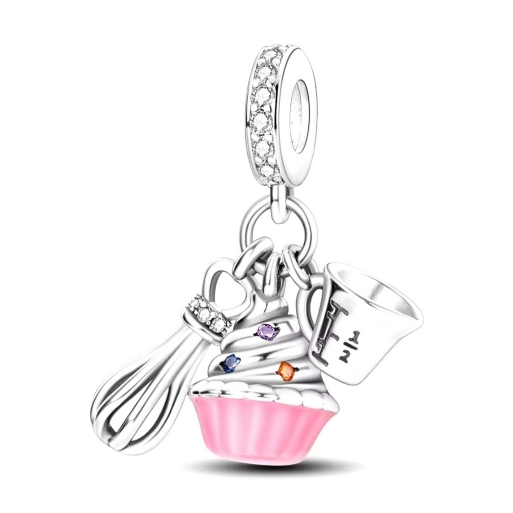 Cupcake baking charm